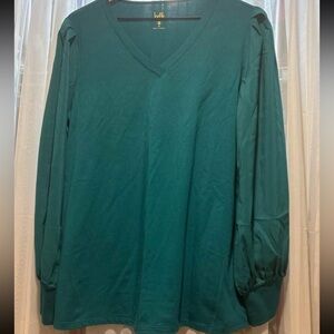 Belle by Kim Gravel vneck